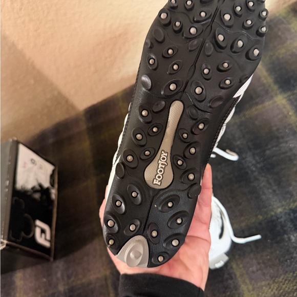 FootJoy Women’s White and Black Golf Shoes - Picture 6 of 8